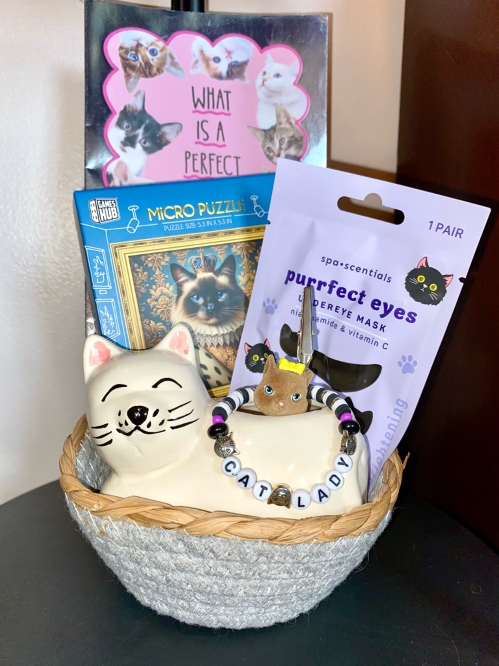 6 PC Cat Mom Gift Basket